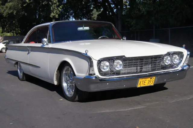 1960 Ford Galaxie Starliner