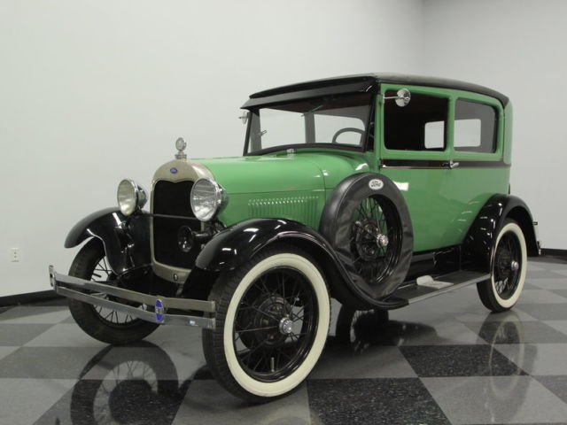 1928 Ford Model A Sedan Deluxe