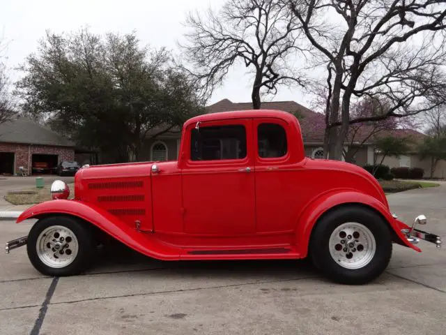 1932 Ford Model A 5-Window Coupe