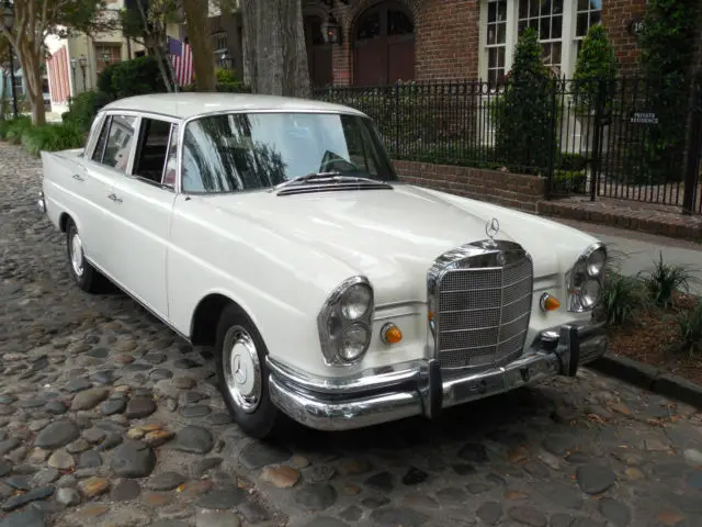 1966 Mercedes-Benz 200-Series