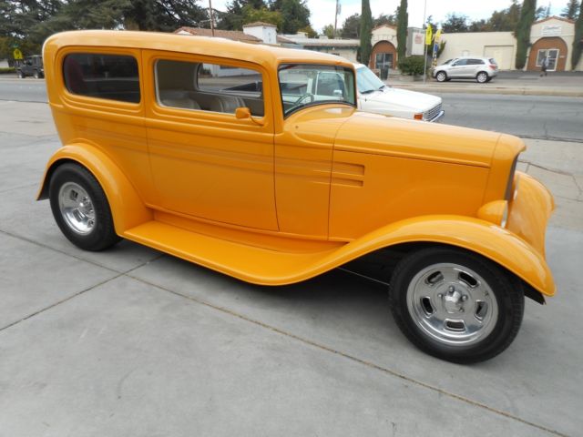 1932 Ford 2 Door Sedan