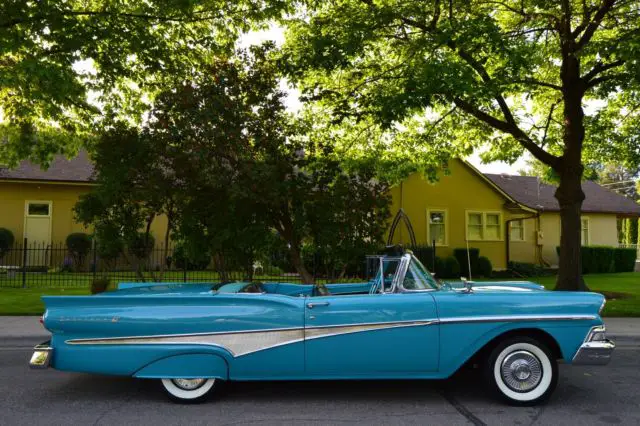 1958 Ford Fairlane SKYLINER