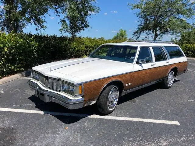 1989 Oldsmobile Custom Cruiser Luxury