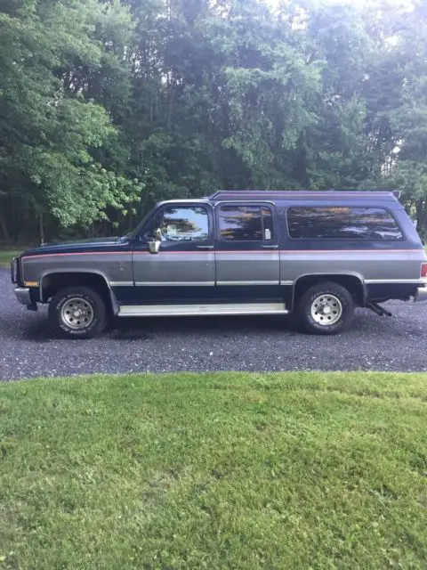 1987 Chevrolet Suburban outdoorsman