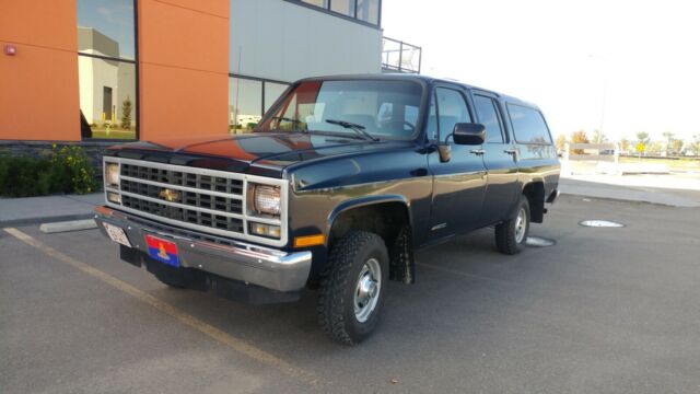 1990 Chevrolet Suburban Silverado