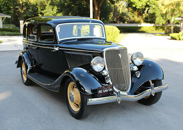 Clyde bonnie & v8 1934 ford 