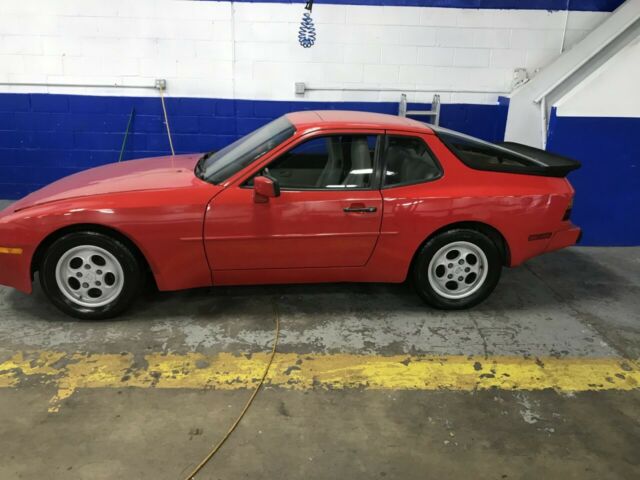 1988 Porsche 944 Coupe