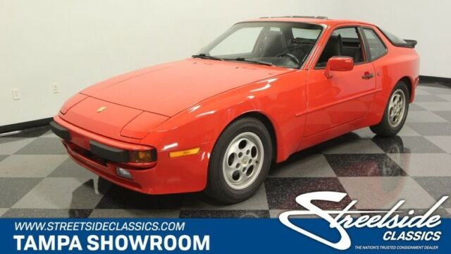 1988 Porsche 944 --