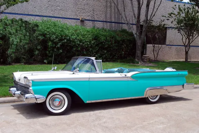 1959 Ford Galaxie Sunliner