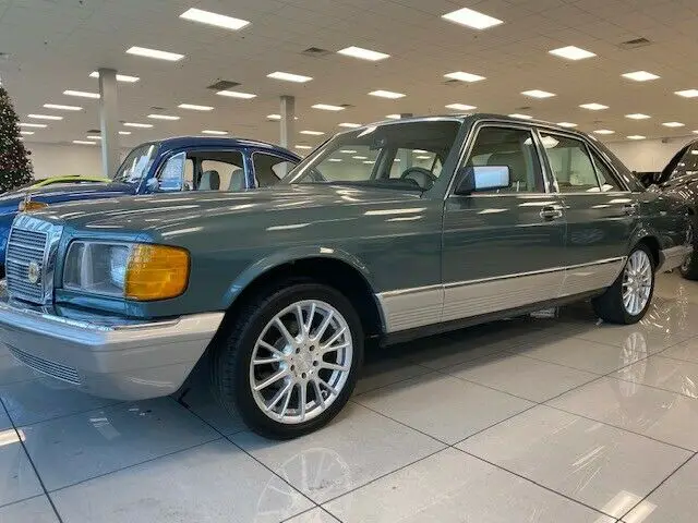 1981 Mercedes-Benz 300-Series