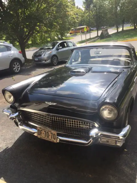 1957 Ford Thunderbird