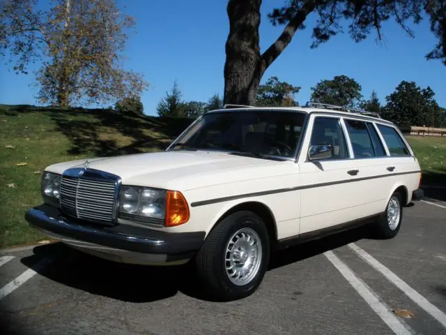 1982 Mercedes-Benz 300-Series Base Wagon 4-Door