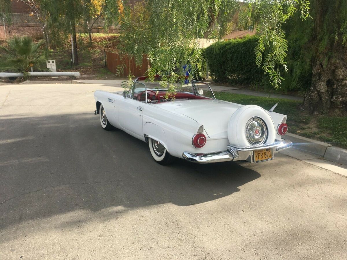 1956 Ford Thunderbird