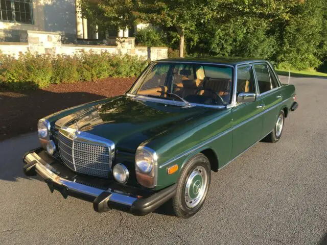 1976 Mercedes-Benz 300-Series Sedan