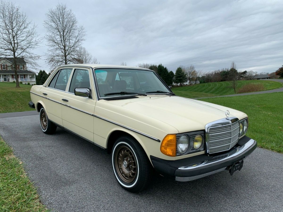 1983 Mercedes-Benz 300-Series