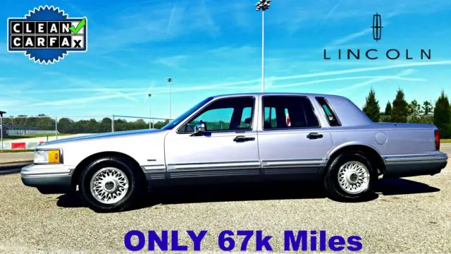 1994 Lincoln TOWNCAR - GARAGE FIND Signature Sedan 4-Door