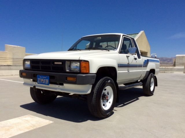 1986 Toyota Pickup HiLux