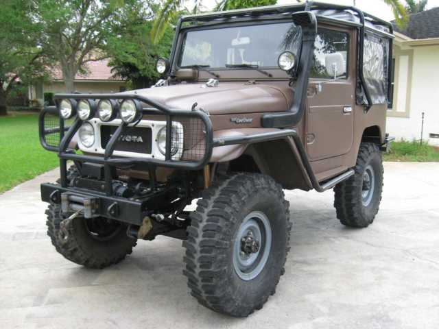 1980 Toyota Land Cruiser FJ 40 RESTO- MOD 1983