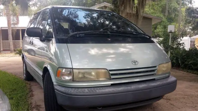 1993 Toyota Previa SLE