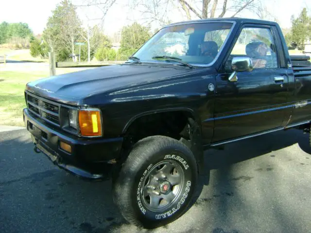 1986 Toyota Pickup TRUCK