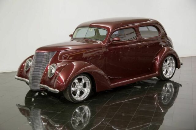 1937 Ford Tudor Humpback Sedan --