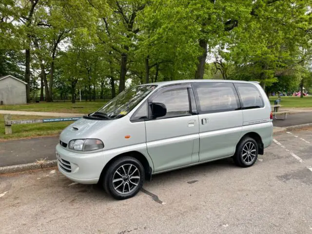 1994 Mitsubishi Delica L400 Space Gear 2.5L Diesel MT JDM