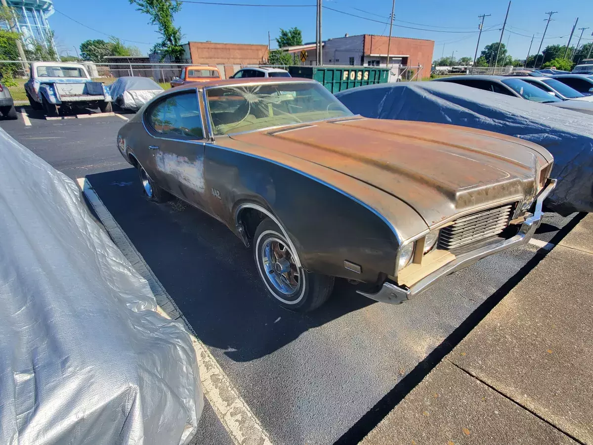 1969 Oldsmobile 442 Holiday 2 Door Hardtop