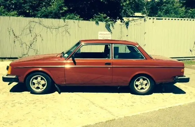 1980 Volvo 240 V-8 conversion