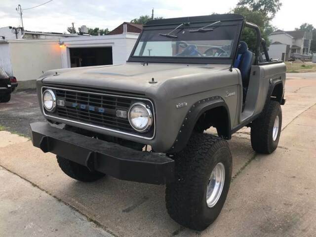 1967 Ford Bronco V8