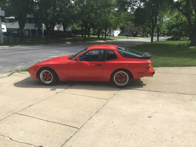 1985 Porsche 944 BASE