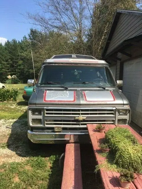 1989 Chevrolet G20 Van Red