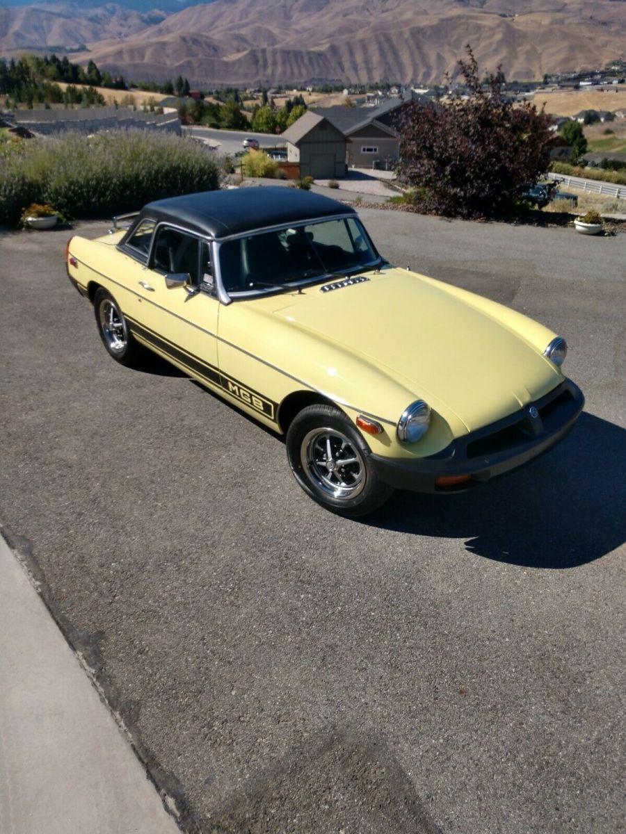 1977 MG MGB REMOVABLE HARDTOP