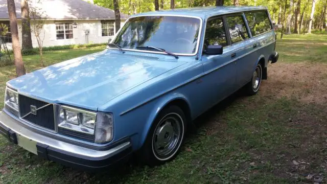 1981 Volvo DL 4 Cyl. Station Wagon 4 door