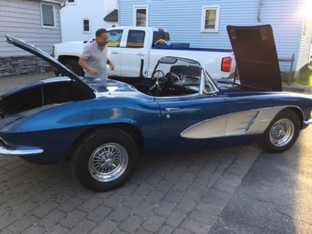 1961 Chevrolet Corvette Blue