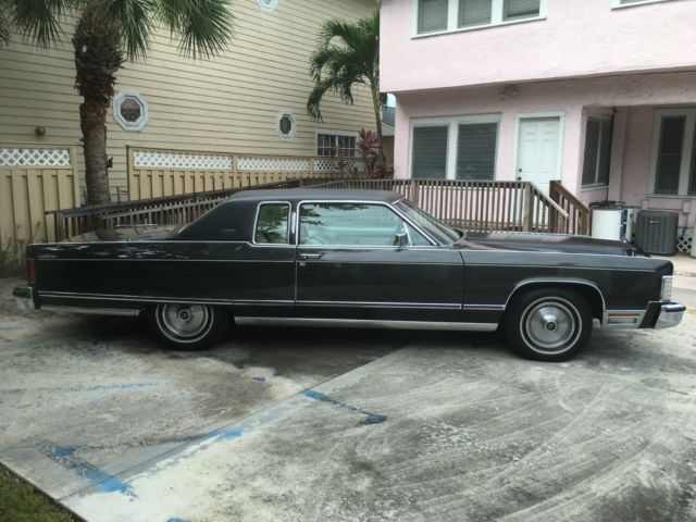 1977 Lincoln Continental 2 door coupe