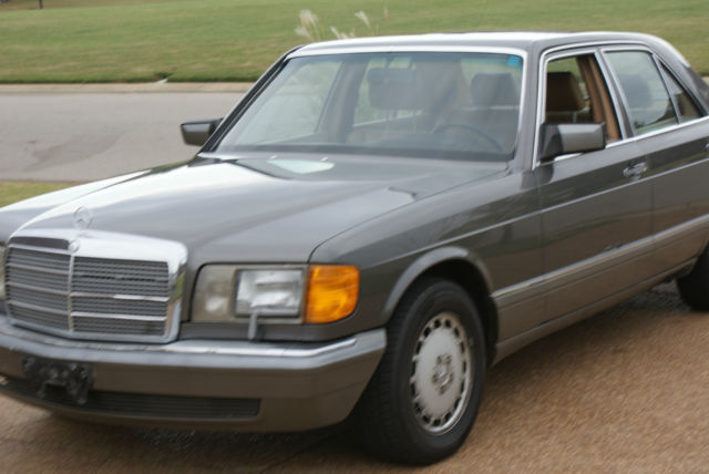 1989 Mercedes-Benz 300-Series