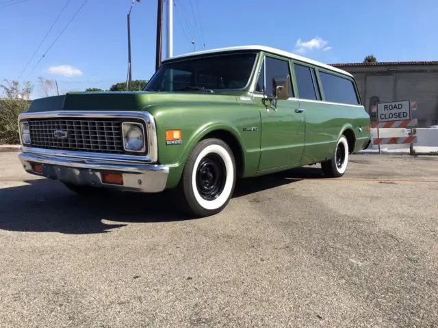 1972 Chevrolet Suburban HIGHLANDER - CUSTOM DELUXE