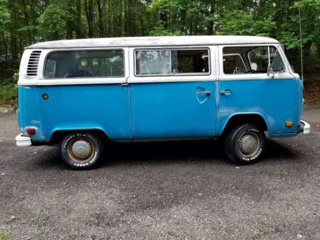 1979 Volkswagen Bus/Vanagon Blue / White