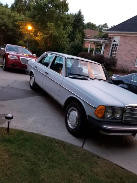 1977 Mercedes-Benz 190-Series