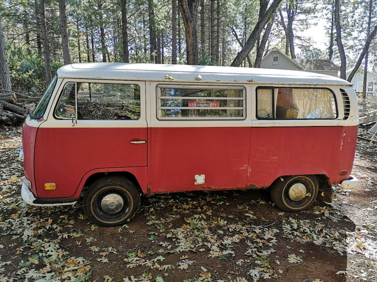 1971 Volkswagen Bus/Vanagon camper Van
