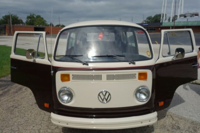 1977 Volkswagen Bus/Vanagon -CRUISE N STYLE - SEE VIDEO