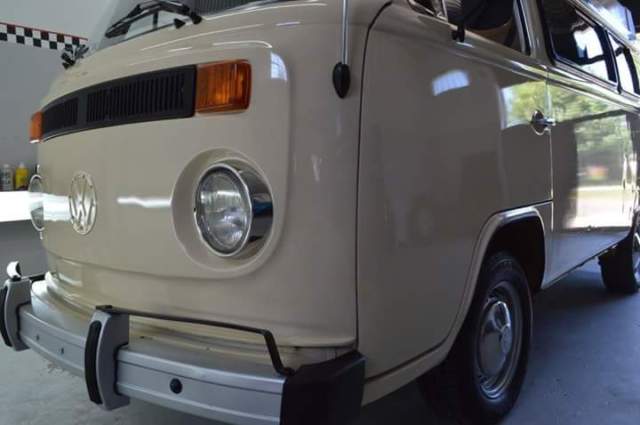 1980 Volkswagen Bus/Vanagon 4 doors