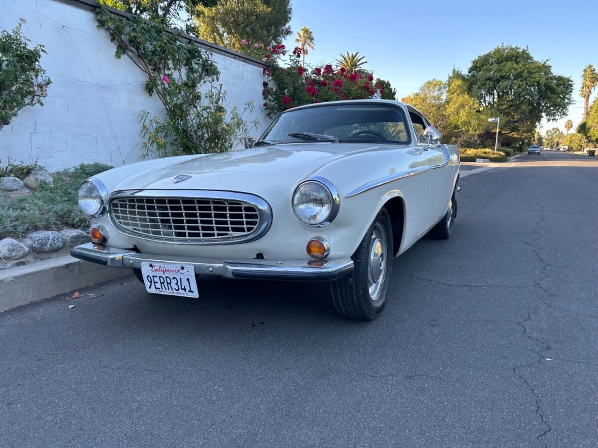 1965 Volvo P1800