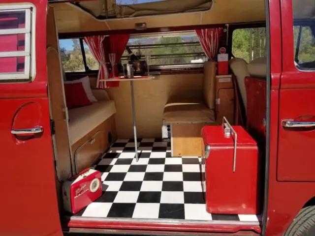 1970 Volkswagen Bus/Vanagon Camper