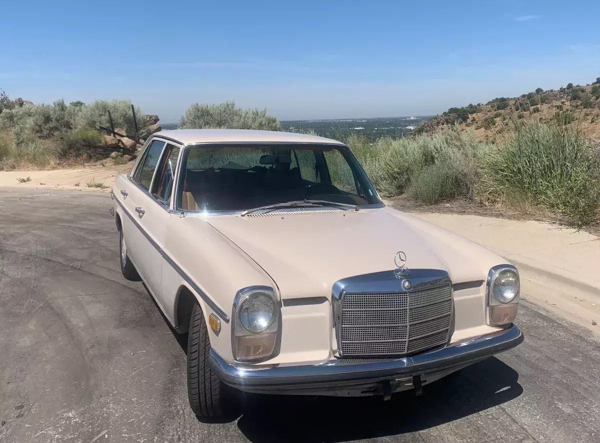 1971 Mercedes-Benz 220