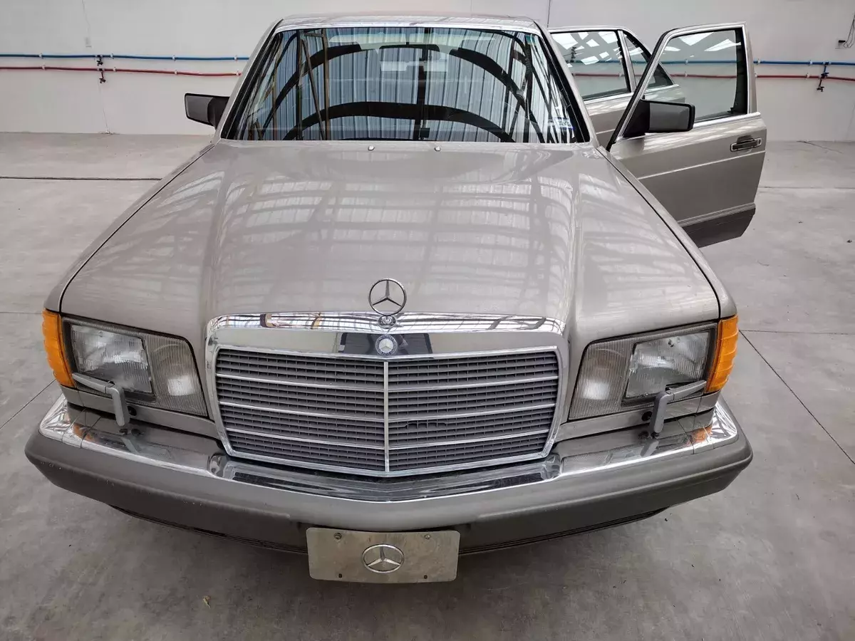 1990 Mercedes-Benz 300-Series SEL