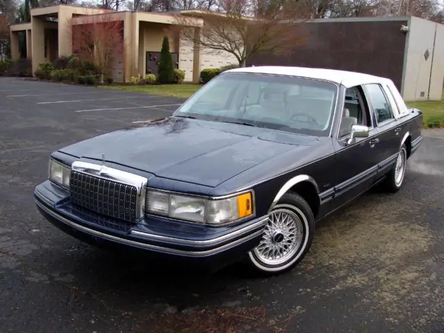 1994 Lincoln Town Car SIGNATURE