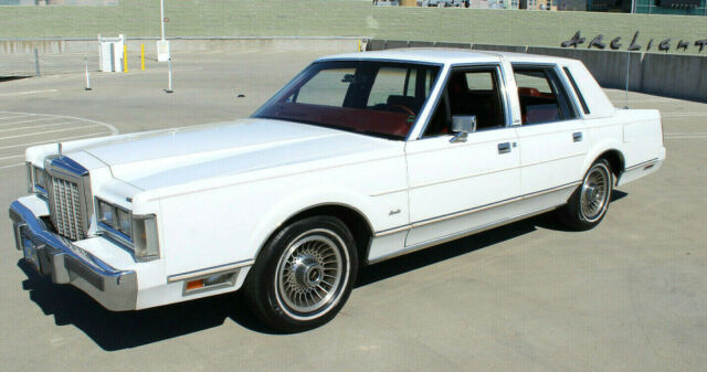 1986 Lincoln Town Car White w/ Red Leather - 1 Owner NO RESERVE