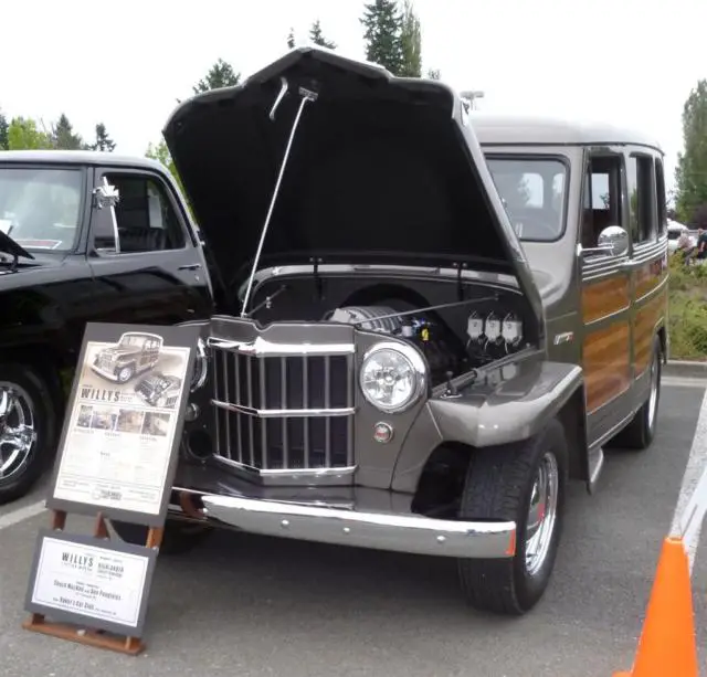 1953 Willys SRT8 Walnut Panels