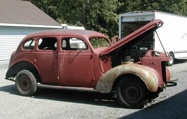 1937 Chrysler Royal chromium